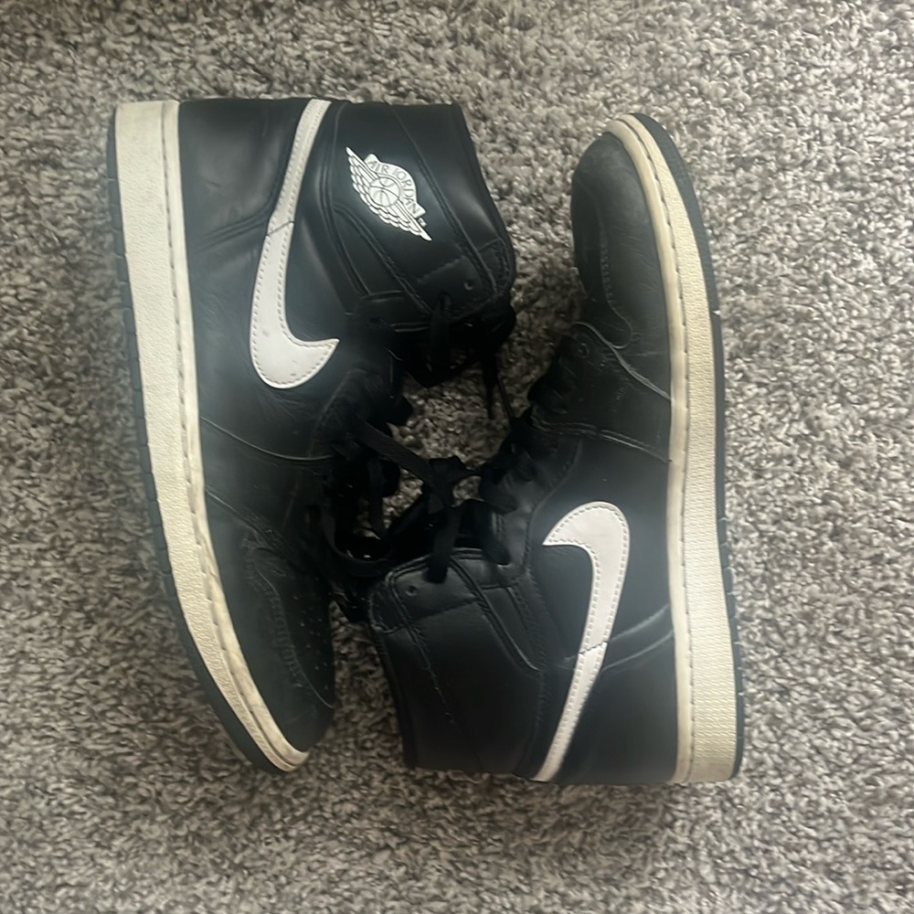 Used ying yang Jordan 1